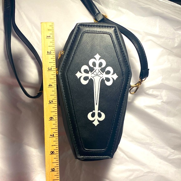 NEW VEGAN LEATHER GOTH COFFIN MINI CROSSBODY - Picture 5 of 7